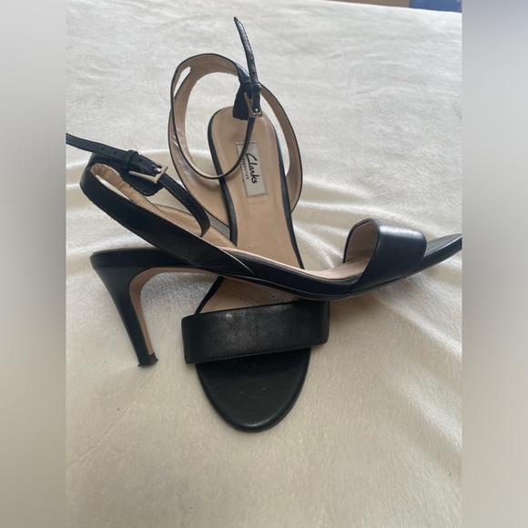 Clarks Amali Jewel Black Leather AnkleStraps Sandal Size 9 - Picture 7 of 8
